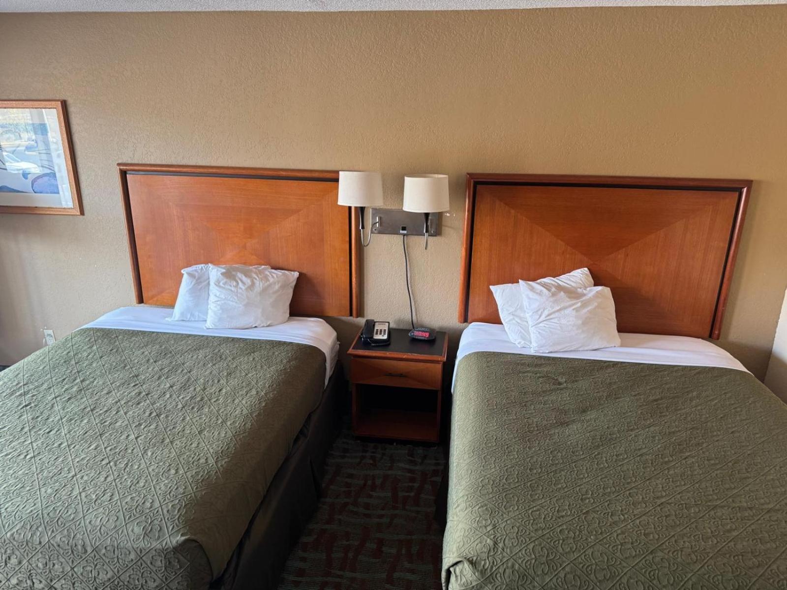 Oyo Hotel Harriman Near I-40 Екстериор снимка
