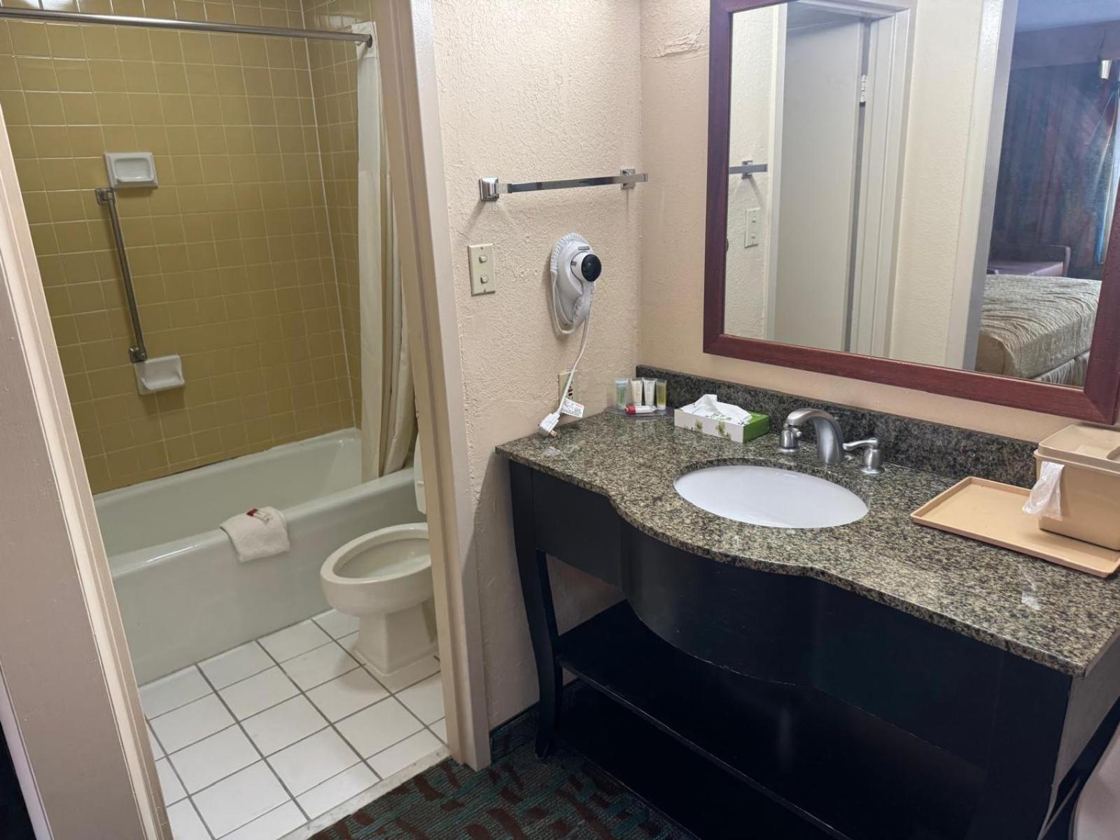 Oyo Hotel Harriman Near I-40 Екстериор снимка