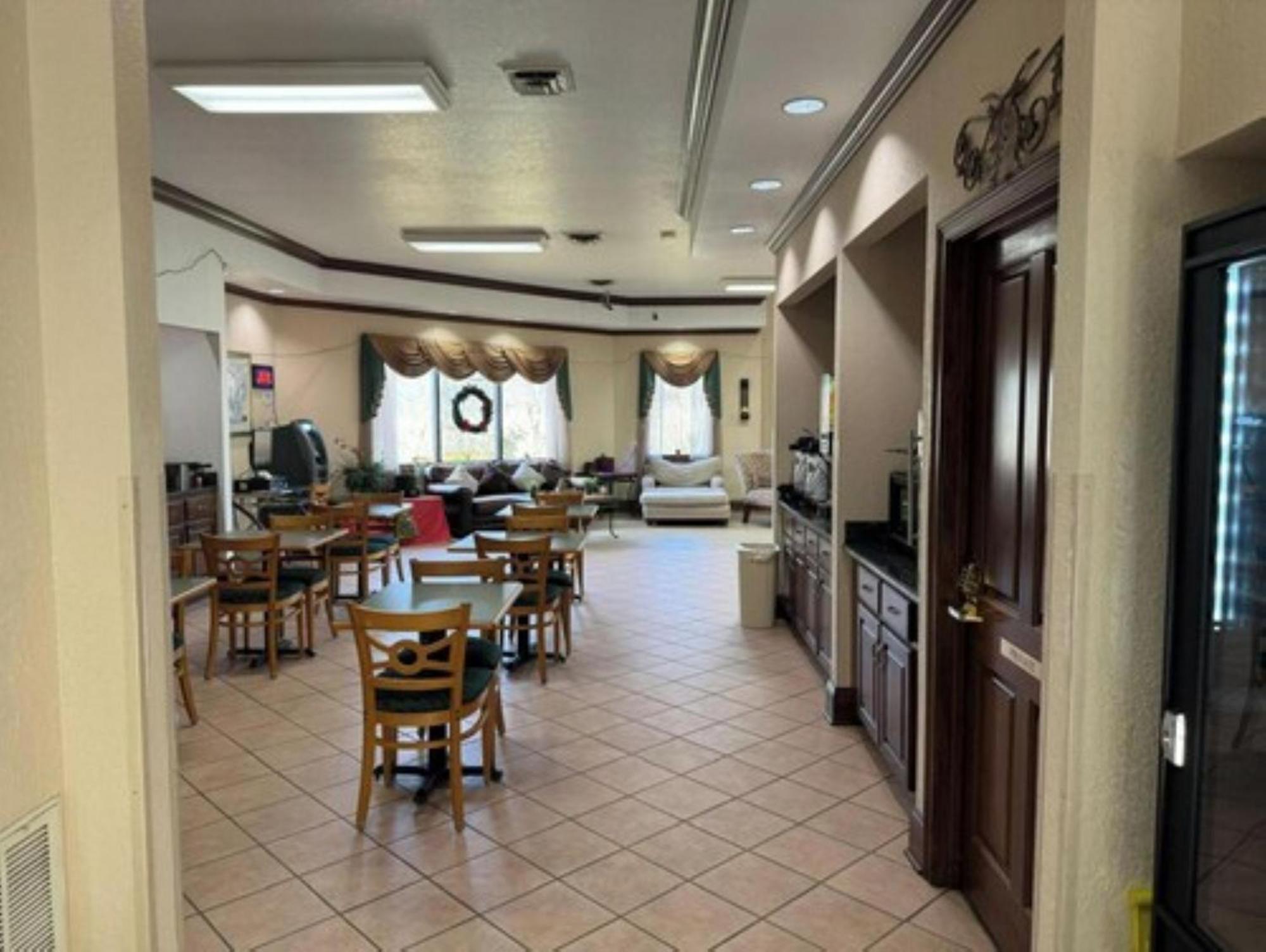 Oyo Hotel Harriman Near I-40 Екстериор снимка